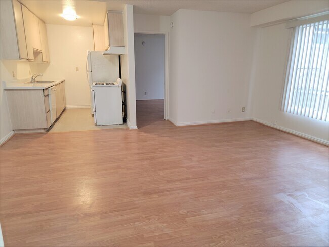 Photo - 11041 La Maida St Apartments Unit 1