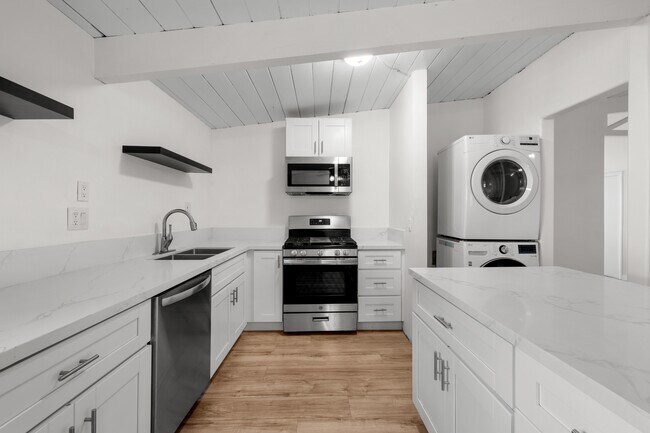 Photo - 4926 54th St