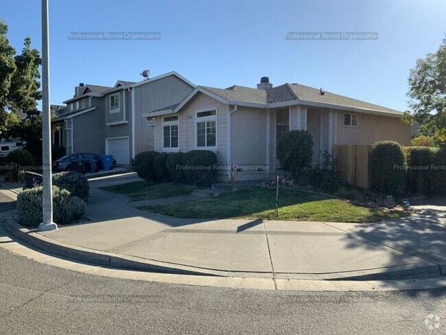 Building Photo - Your New Home Awaits: 3-Bedroom Beauty in ...