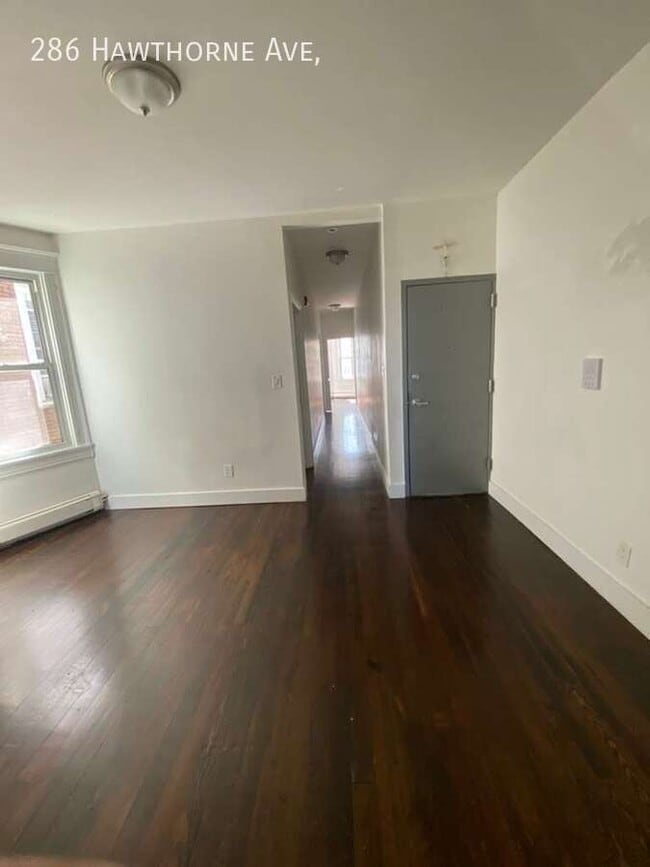 286 Hawthorne Ave