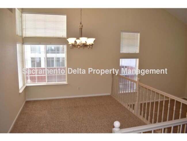 Photo - Rocklin home with pool & newer HVAC!