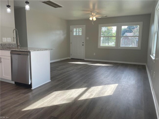 Photo - 7120 Clarion Ln