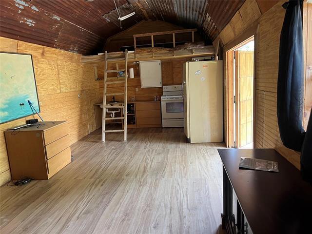 Photo - 122 private Rd