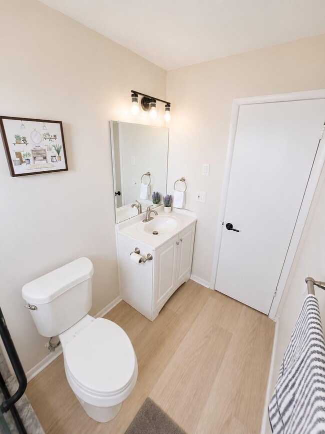 Photo - 940 Sonata Ln