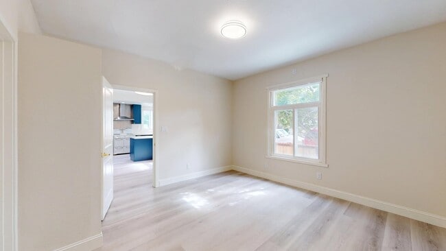 Photo - 976 Masson Ave