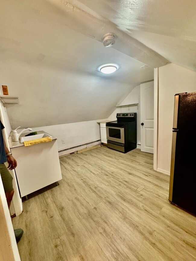 123 Francis Ave Unit 3