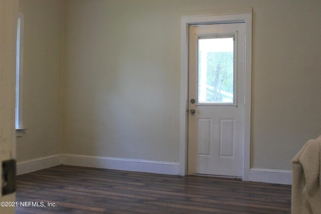 Photo - 6379 Delacy Rd
