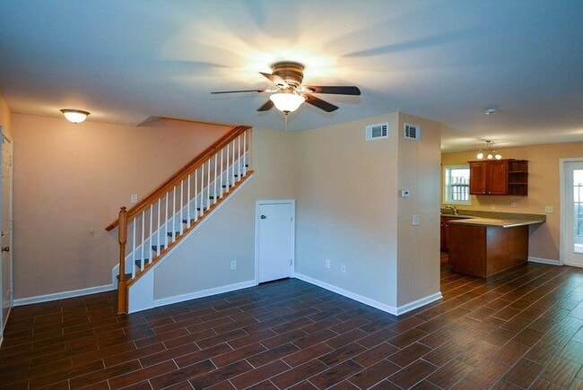 Photo - 1014 Summer Pl NW