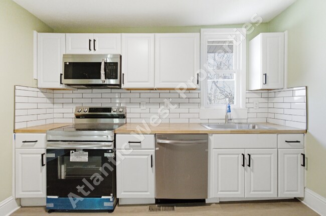 Building Photo - 1512 Blair Ave