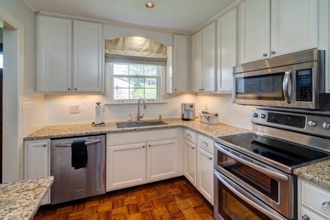 3198 Hillsboro Pike