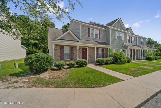 Photo - 106 Springwood Dr Townhome