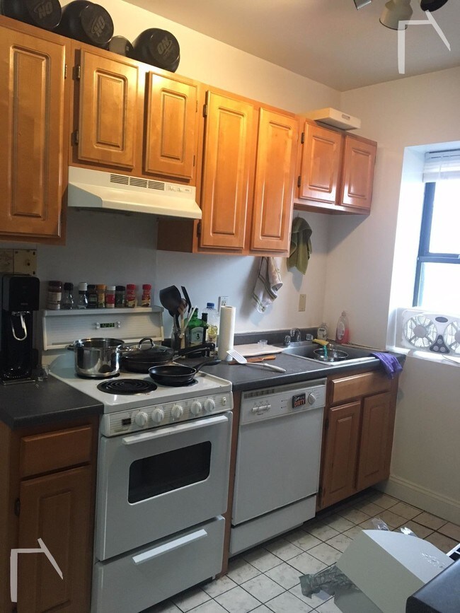 829-833 Beacon St