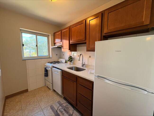 Savoy Kitchen - Savoy Apartments