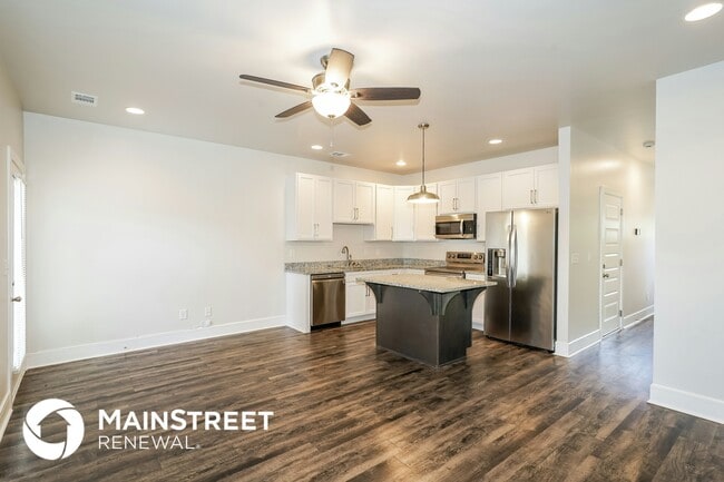 Photo - 136 Hartsville Ct