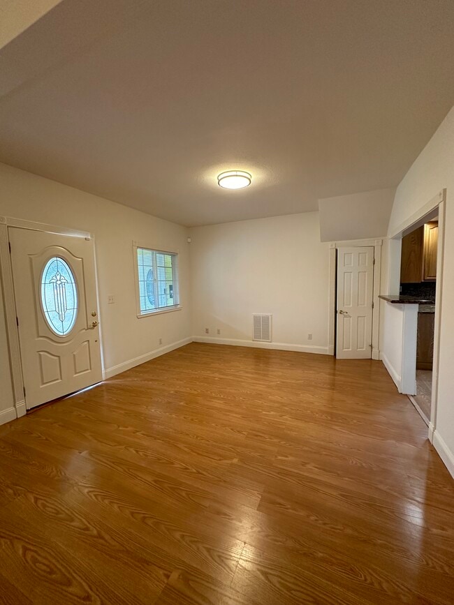 Photo - 123 Euclid Ave