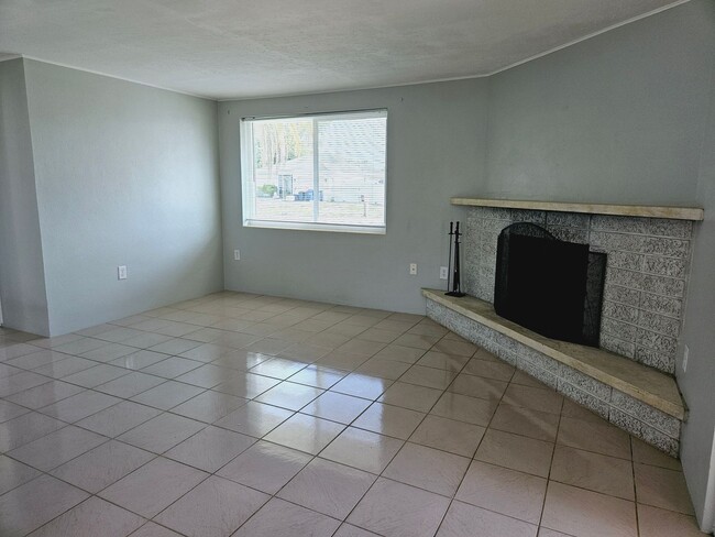 Photo - Annual Unfurnished Cute Florida Home with a private backyard for enjoying the Florida Lifestyle! ...