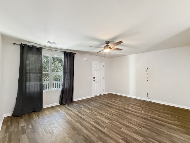 Photo - 140 Palmetto Breeze Cir