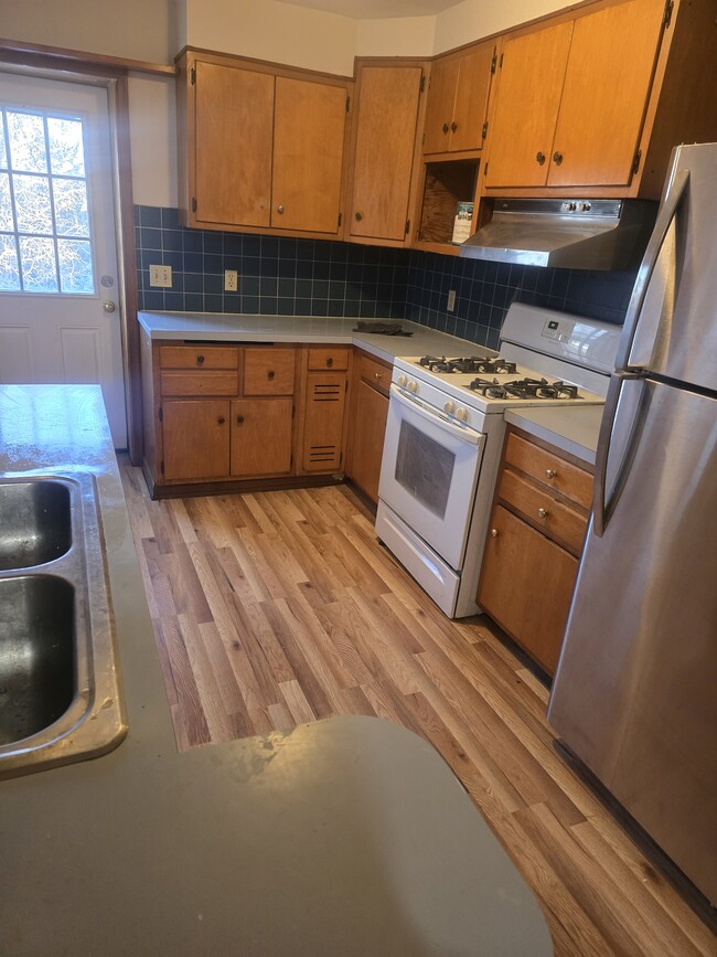 Photo - 521 W Greenleaf St