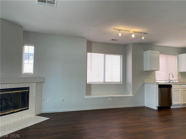 Photo - 1904 Cedar Bluffs Way