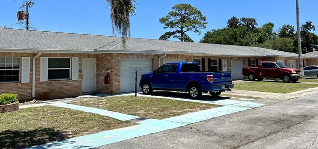 Building Photo - 2241 Granada Dr