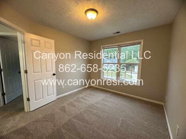 Photo - Spacious 3-Bedroom Home for Rent in Raeford