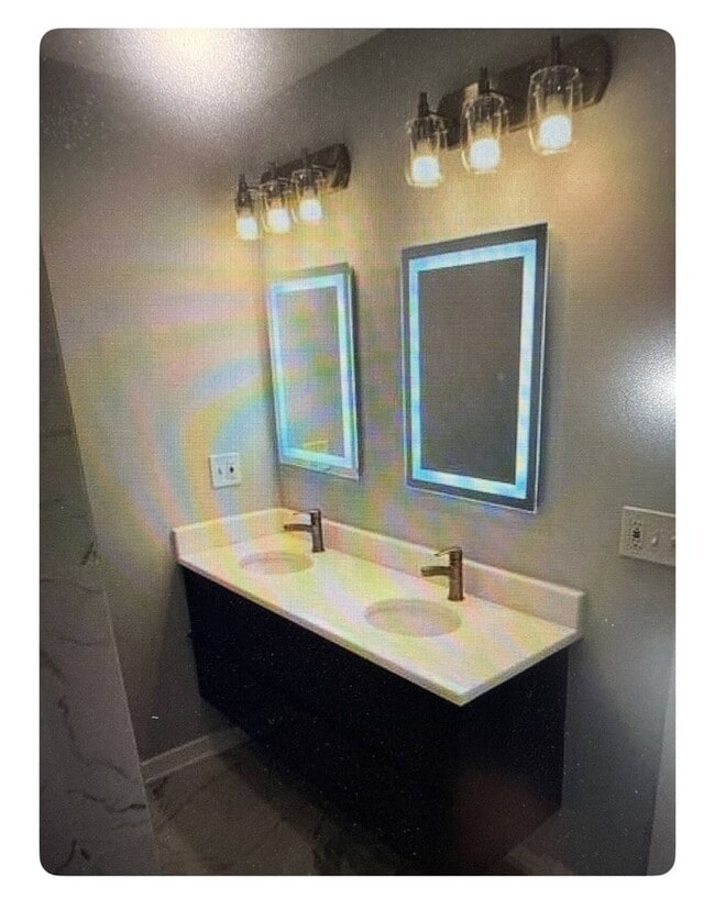 Photo - 3984 Blaine St NE