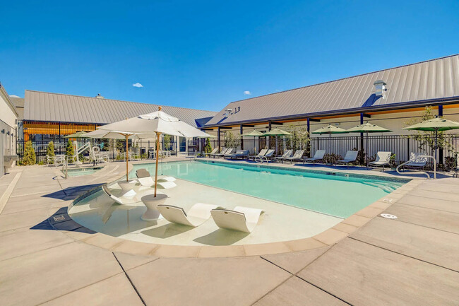 Building Photo - Westlook Resort Living Rental