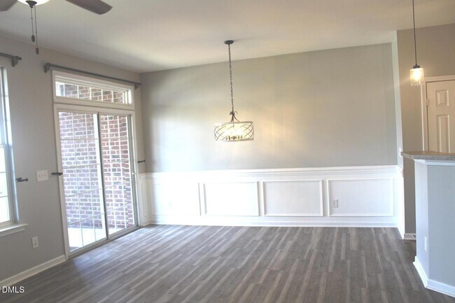 Photo - 318 Longchamp Ln