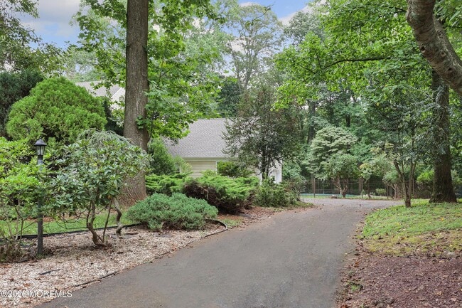 18 Seven Oaks Dr