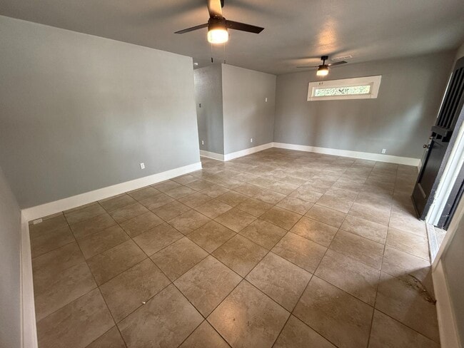Building Photo - 403 N Echo Ave Rental
