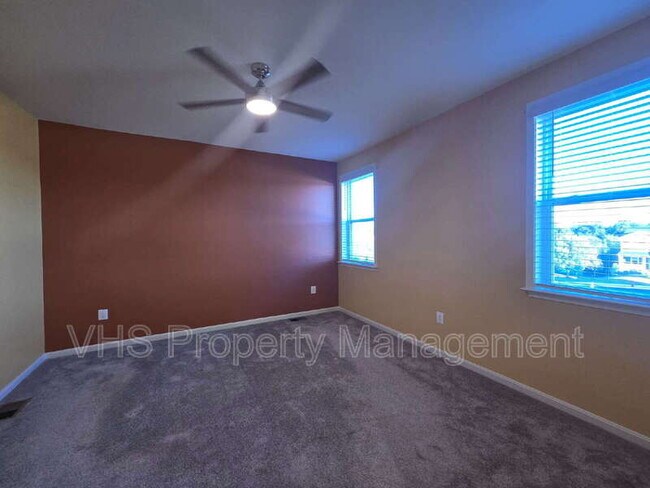 Photo - 754 Round Hill Rd