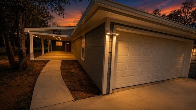 Building Photo - 141 Sendero Blvd