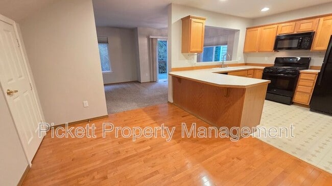 Photo - 1010 NW Poppy Ct