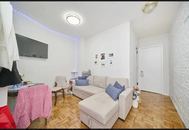 Building Photo - 2 bedroom in New York NY 10036 Unit 4B