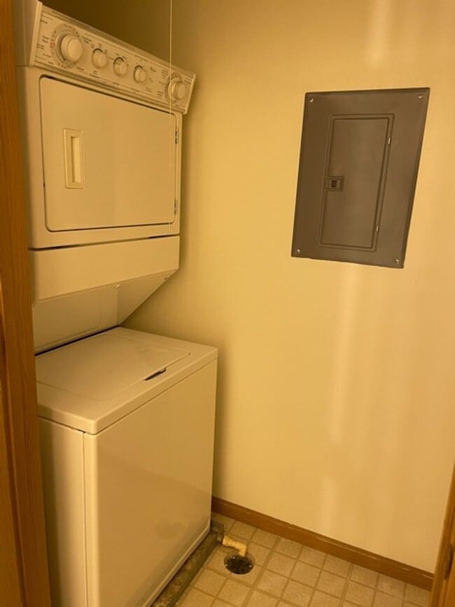 Hollow Creek Apartments