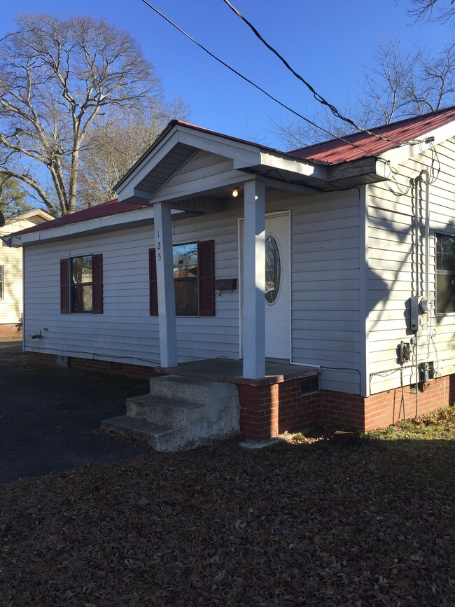 Photo - 125 Pate St
