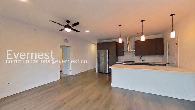 Photo - 2220 Webberville Rd Unidad Apartment 205