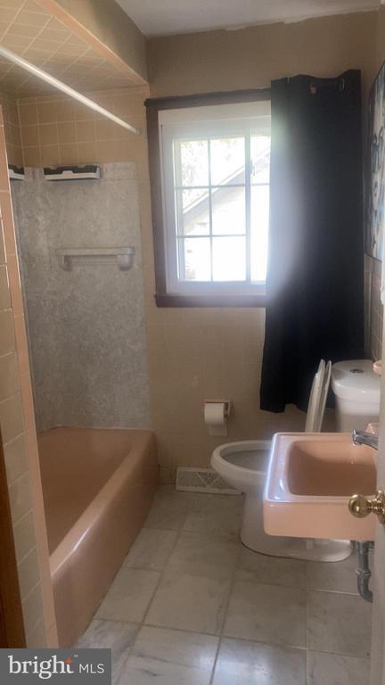 Photo - 307 Burlington Ave