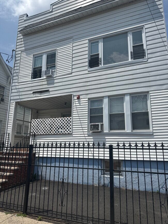 Photo - 124 E 32nd St Unidad 1