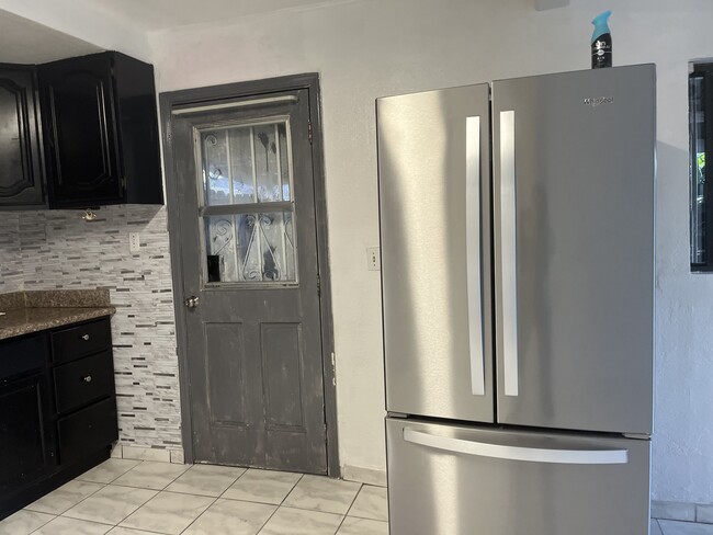 Entrada privada - 14050 Candler Ave Unidad Charming In Law Quarters