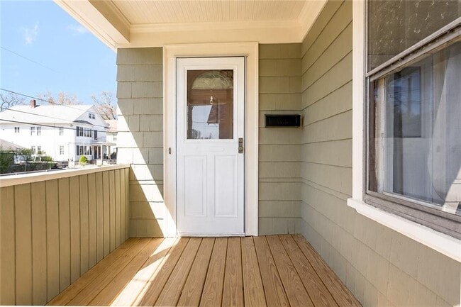 183 Narragansett St