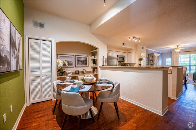 1 dormitorio, 1 baño - 864 pies cuadrados El Sarasota - Comedor