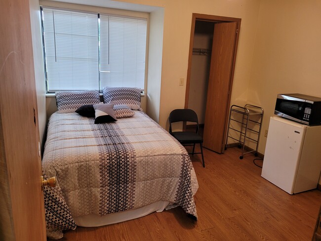 Photo - 687 Carroll St