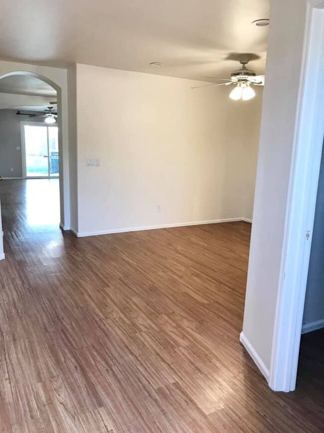 Photo - 3-bed plus den or 4-bedroom in San Tan Valley