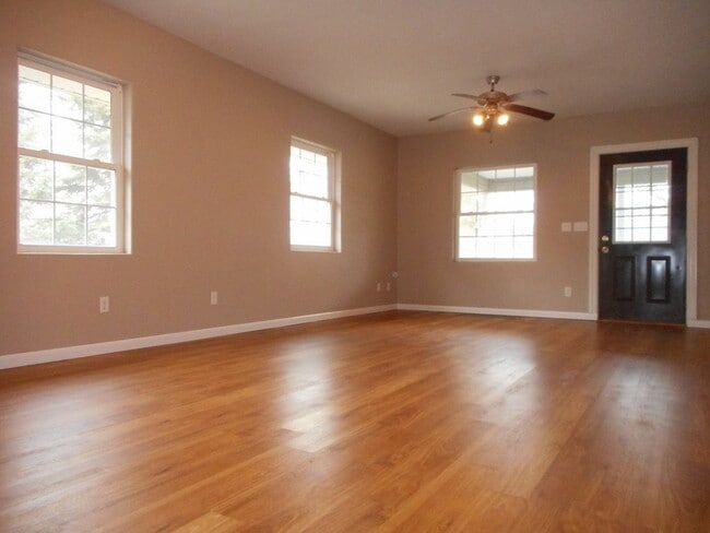 Photo - 1038 Daniels St NE House