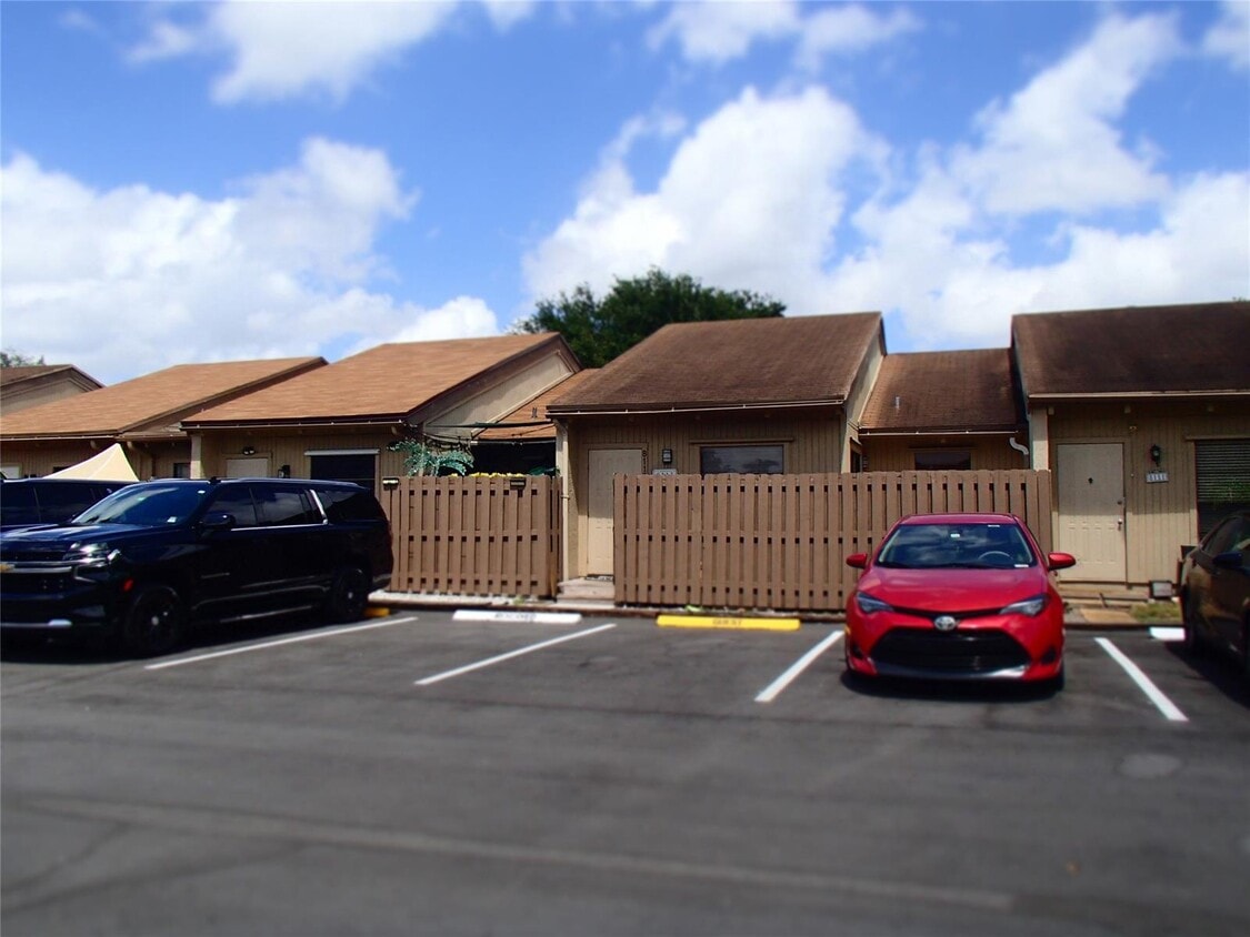 Photo - 8113 SW 24th St (Davie, FL)