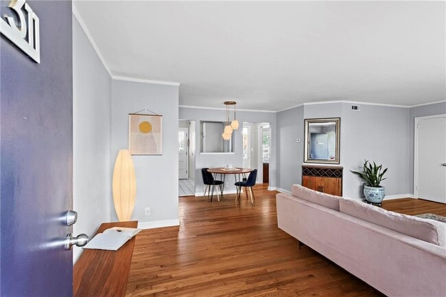 Photo - 2250 Cheshire Bridge Rd NE Unidad 311