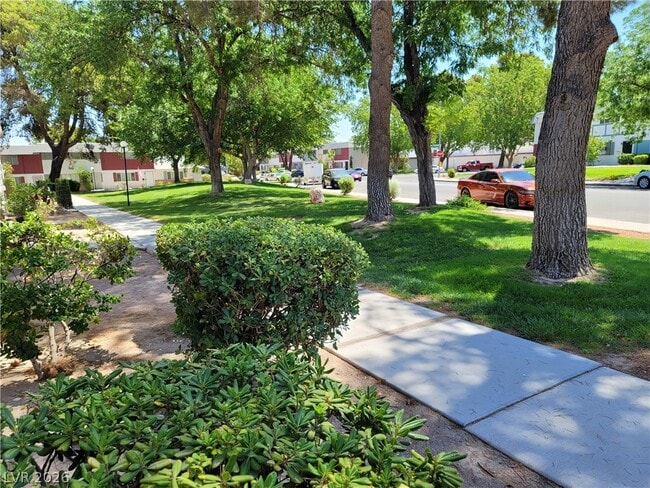 Photo - 629 E Pecos Way