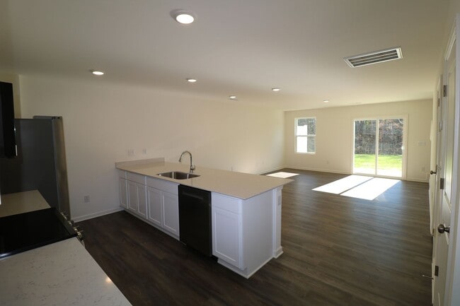 Photo - 624 Richard Rd