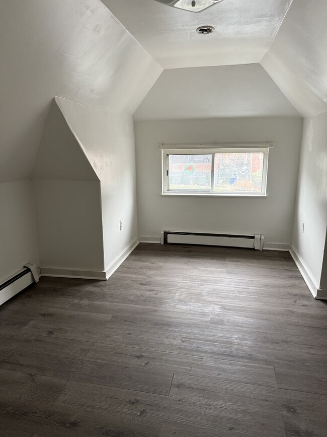 Photo - 722 Eureka St